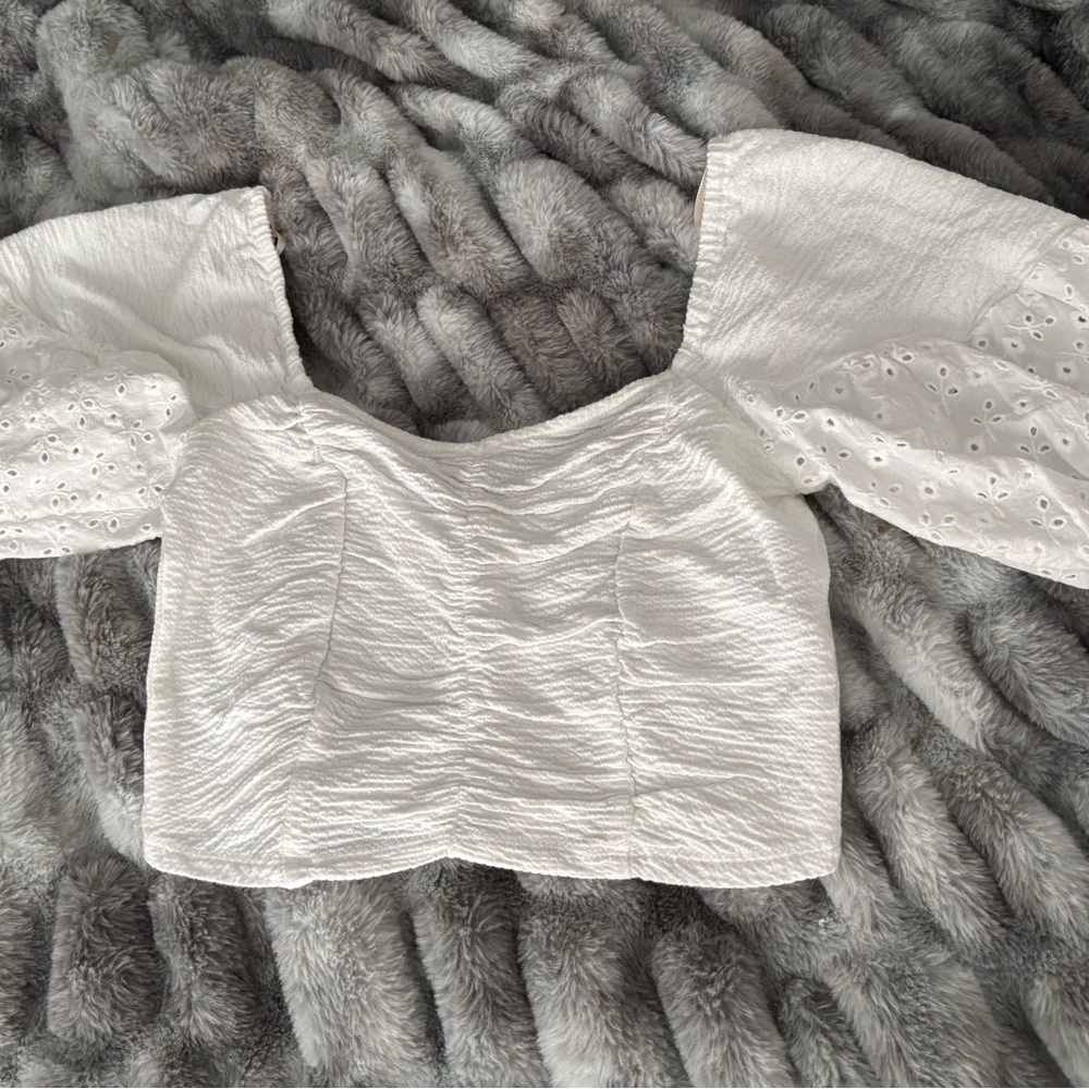 NWOT Forever 21 White Textured Blouse
